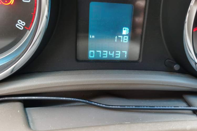 Used Buick GT 2013 GT 1.6L Manual Entry-Level Model Odometer Close Up