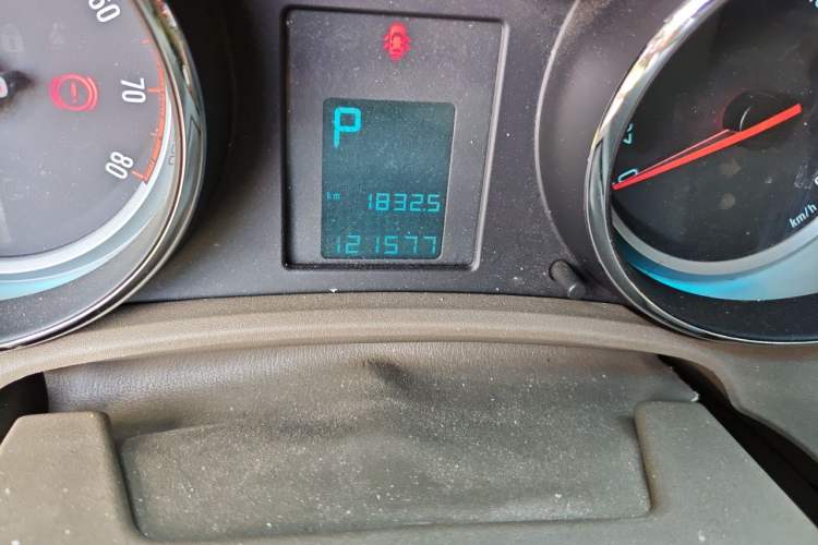 Used Buick GT 2013 GT 1.6L Automatic Fashion Edition Odometer Close Up