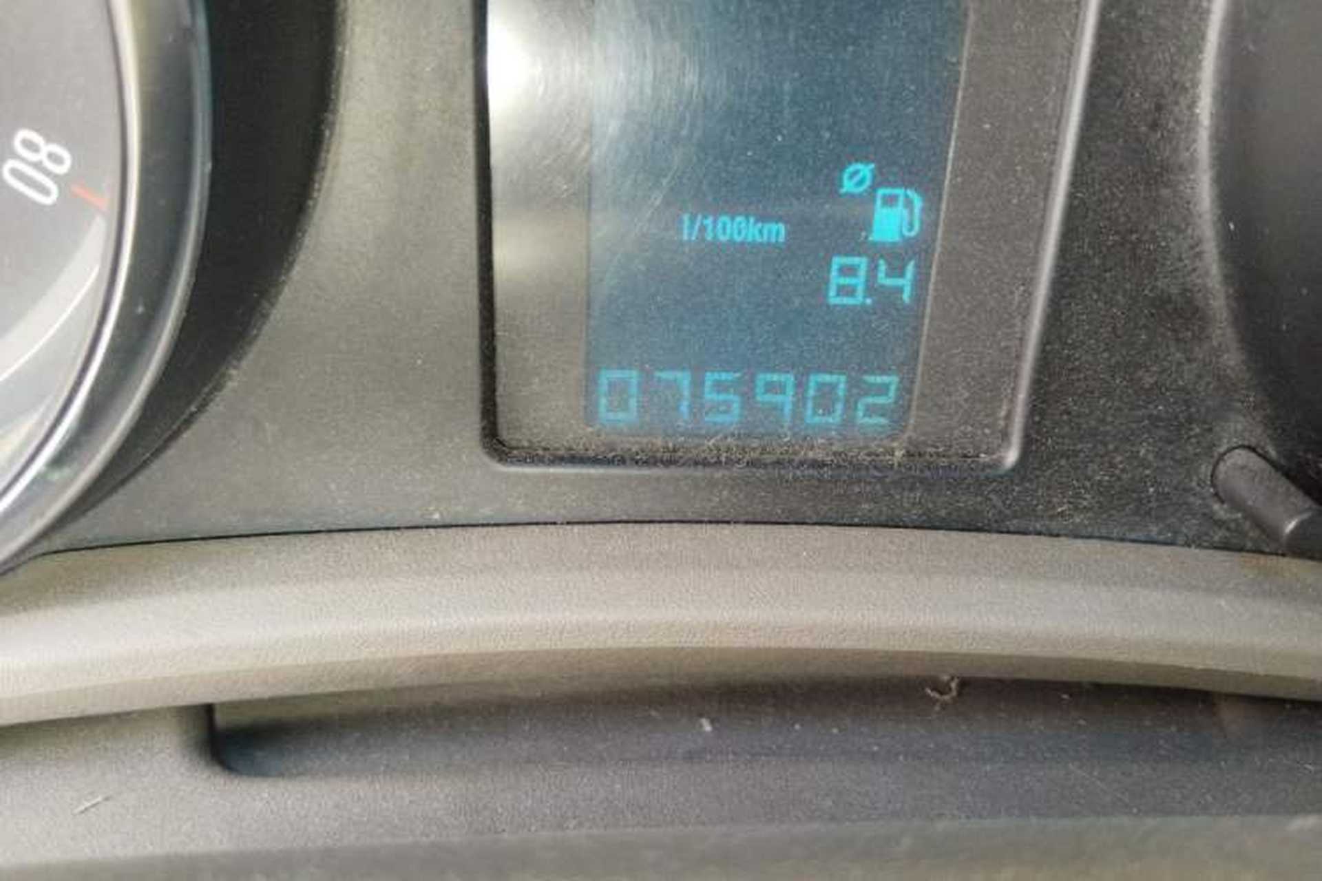 Used Buick GT 2013 GT 1.6L Manual Comfort Edition Odometer Close Up