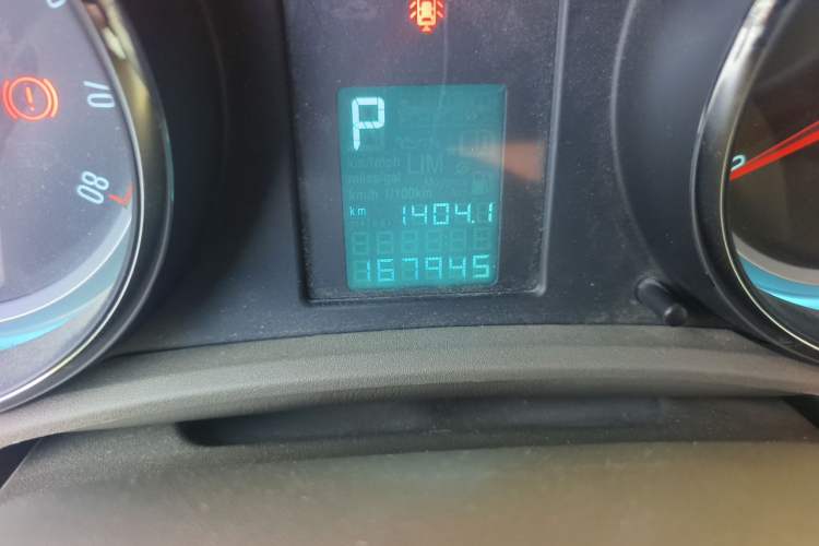 Used Buick GT 2013 GT 1.6L Automatic Fashion Edition Odometer Close Up