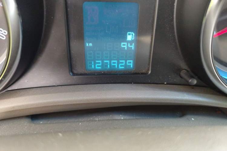 Used Buick GT 2013 GT 1.6L Manual Entry-Level Model Odometer Close Up