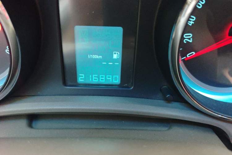 Used Buick GT 2013 GT 1.6L Manual Entry-Level Model Odometer Close Up