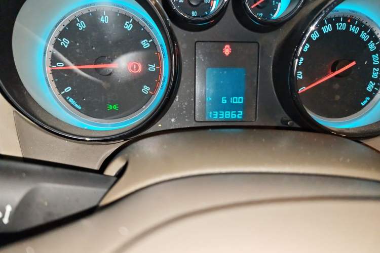 Used Buick GT 2013 GT 1.6L Manual Entry-Level Model Odometer Close Up