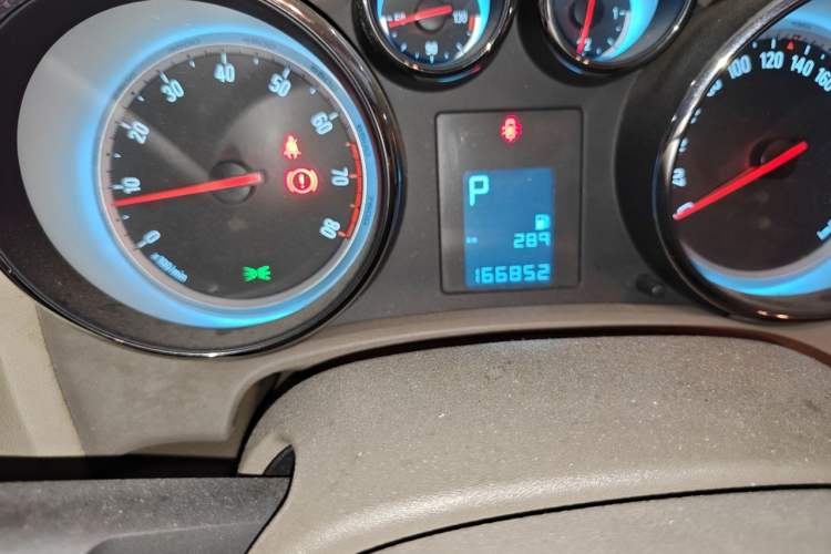 Used Buick GT 2013 GT 1.6L Automatic Fashion Edition Odometer Close Up