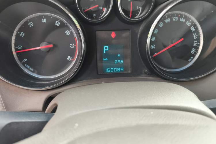 Used Buick GT 2013 GT 1.6L Automatic Comfort Edition Odometer Close Up