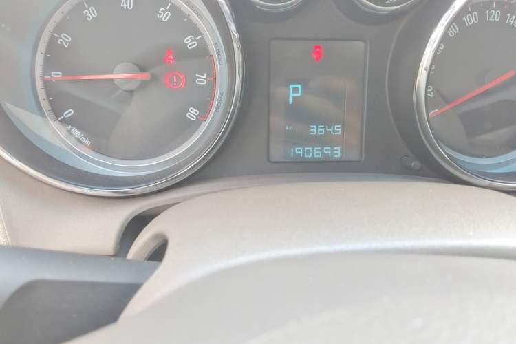 Used Buick GT 2013 GT 1.6L Automatic Fashion Edition Odometer Close Up