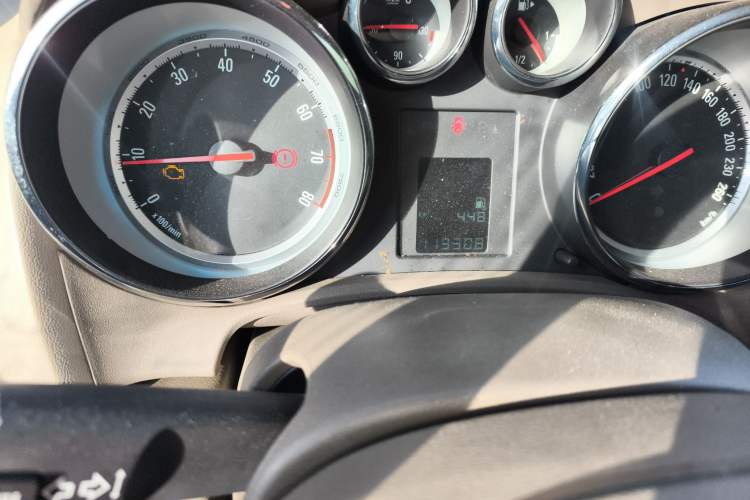 Used Buick GT 2013 GT 1.6L Manual Entry-Level Model Odometer Close Up