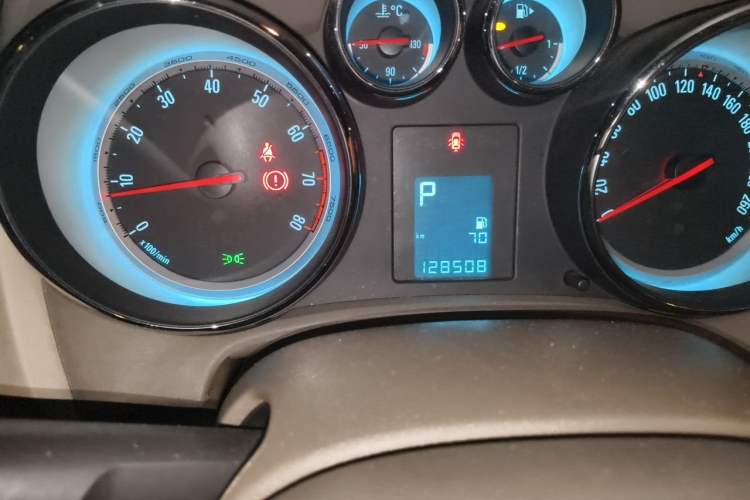 Used Buick GT 2013 GT 1.6L Automatic Fashion Edition Odometer Close Up