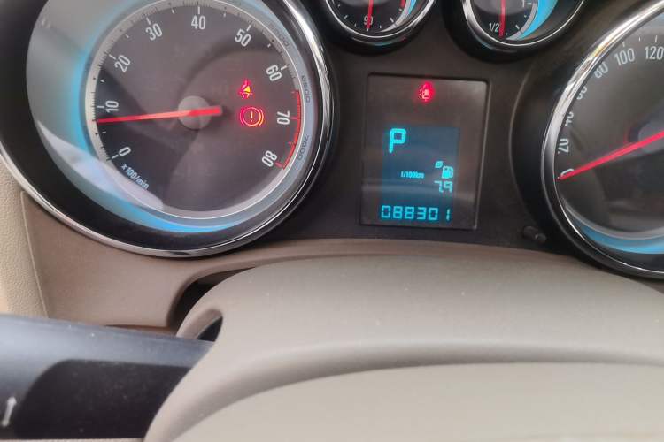 Used Buick GT 2013 GT 1.6L Automatic Fashion Edition Odometer Close Up