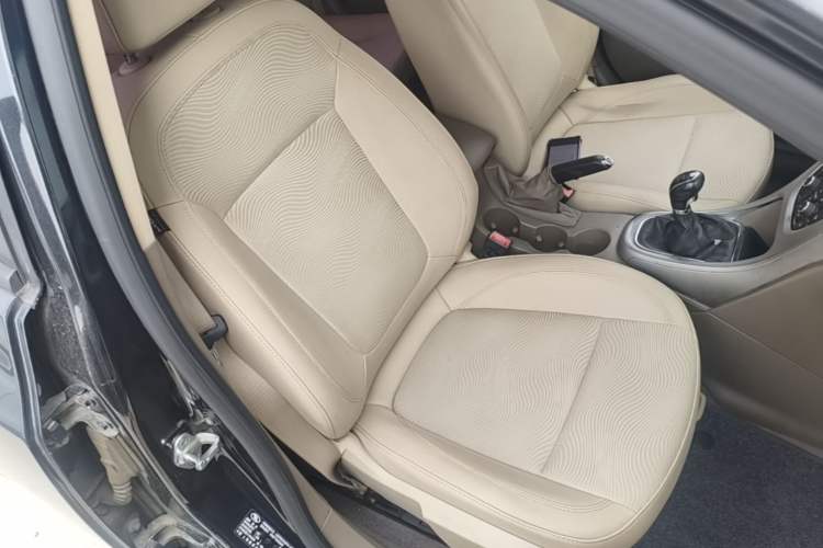 Used Buick GT 2013 GT 1.6L Manual Entry-Level Model Right Front Seat