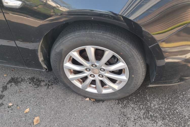 Used Buick GT 2013 GT 1.6L Automatic Fashion Edition Right Front Wheel Hub