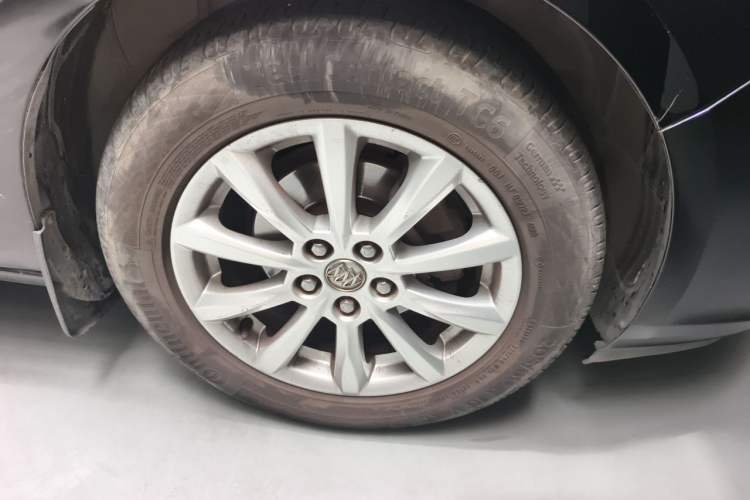 Used Buick GT 2013 GT 1.6L Manual Entry-Level Model Right Front Wheel Hub