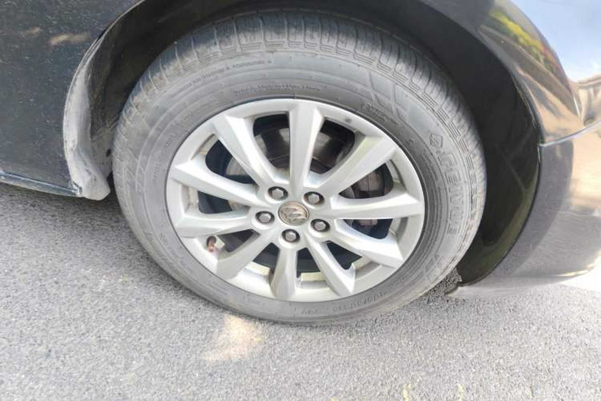 Used Buick GT 2013 GT 1.6L Automatic Fashion Edition Right Front Wheel Hub