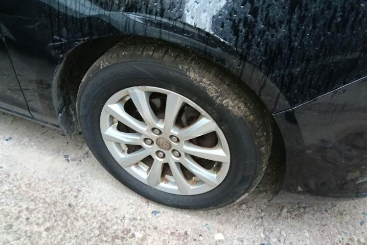 Used Buick GT 2013 GT 1.6L Manual Entry-Level Model Right Front Wheel Hub