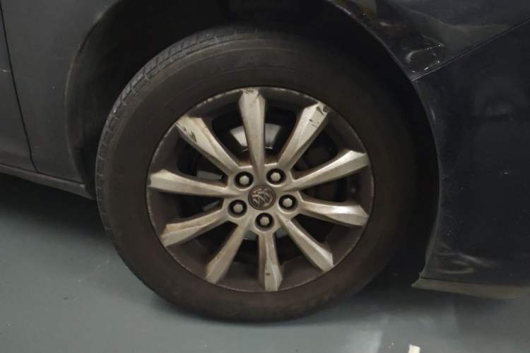 Used Buick GT 2013 GT 1.6L Automatic Fashion Edition Right Front Wheel Hub