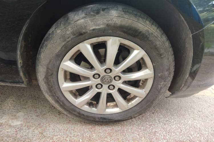 Used Buick GT 2013 GT 1.6L Automatic Fashion Edition Right Front Wheel Hub