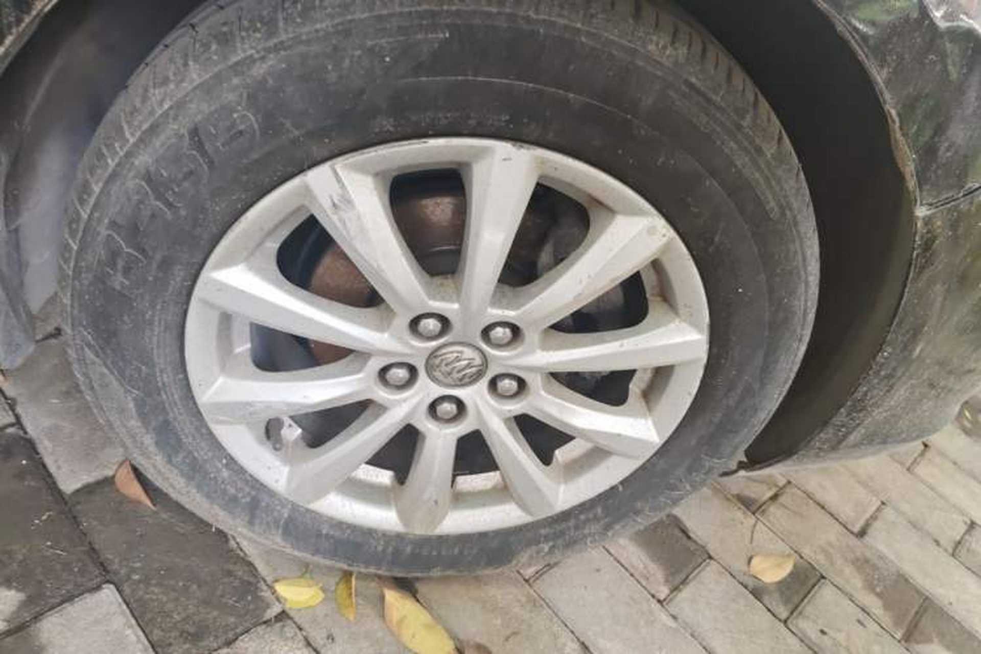 Used Buick GT 2013 GT 1.6L Manual Entry-Level Model Right Front Wheel Hub