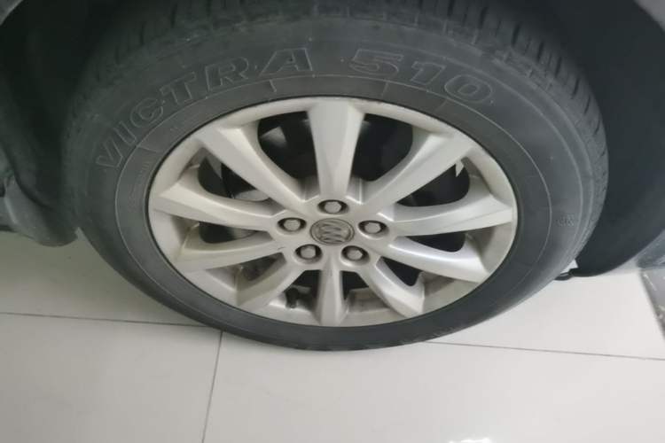 Used Buick GT 2013 GT 1.6L Automatic Fashion Edition Right Front Wheel Hub