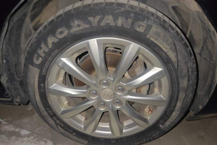Used Buick GT 2013 GT 1.6L Manual Entry-Level Model Right Front Wheel Hub