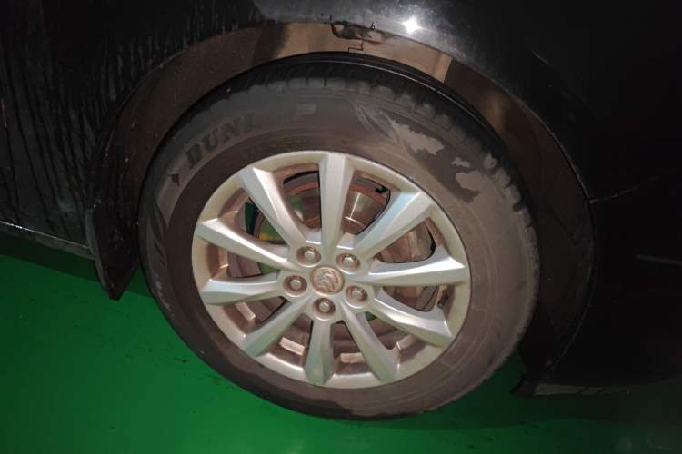 Used Buick GT 2013 GT 1.6L Manual Entry-Level Model Right Front Wheel Hub
