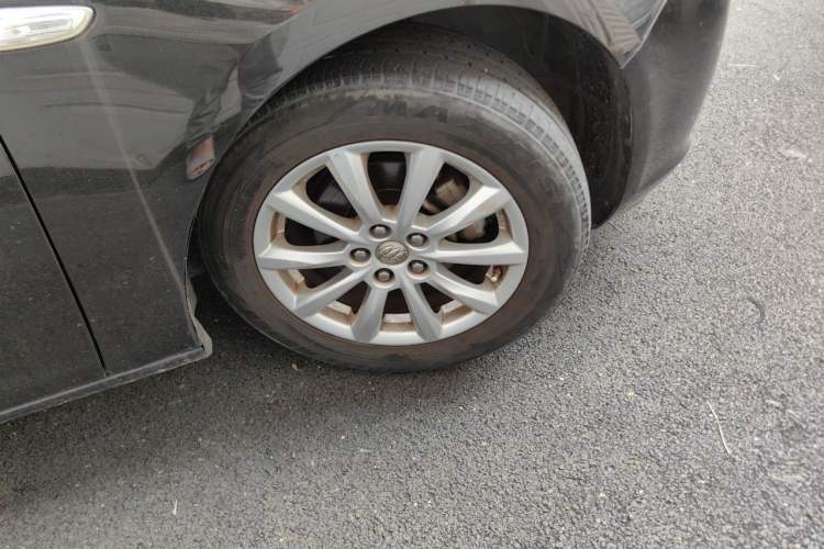 Used Buick GT 2013 GT 1.6L Manual Entry-Level Model Right Front Wheel Hub