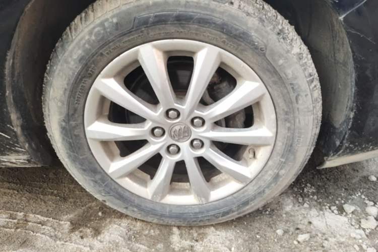 Used Buick GT 2013 GT 1.6L Manual Entry-Level Model Right Front Wheel Hub