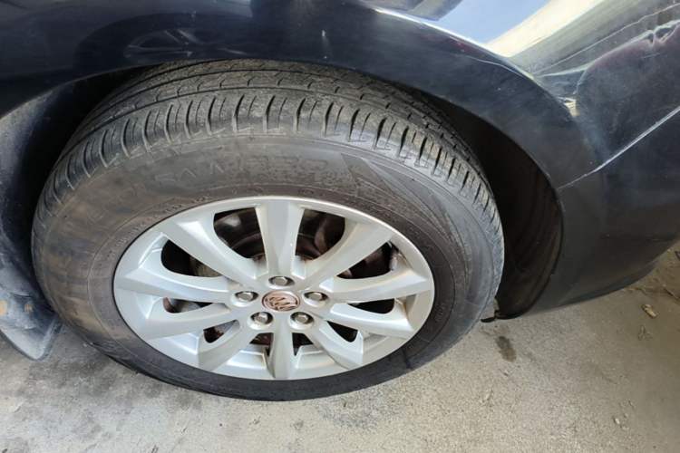 Used Buick GT 2013 GT 1.6L Automatic Fashion Edition Right Front Wheel Hub
