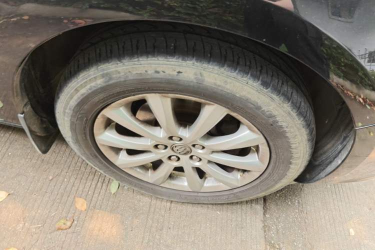 Used Buick GT 2013 GT 1.6L Manual Entry-Level Model Right Front Wheel Hub