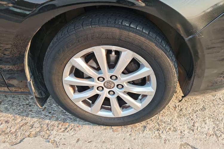 Used Buick GT 2013 GT 1.6L Manual Entry-Level Model Right Front Wheel Hub