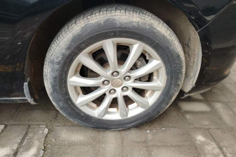 Used Buick GT 2013 GT 1.6L Automatic Fashion Edition Right Front Wheel Hub