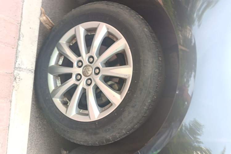 Used Buick GT 2013 GT 1.6L Automatic Fashion Edition Right Front Wheel Hub