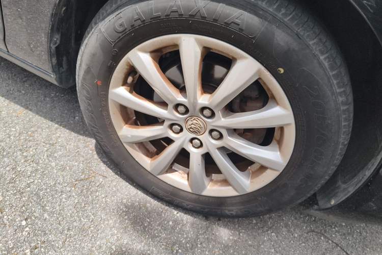 Used Buick GT 2013 GT 1.6L Automatic Fashion Edition Right Front Wheel Hub