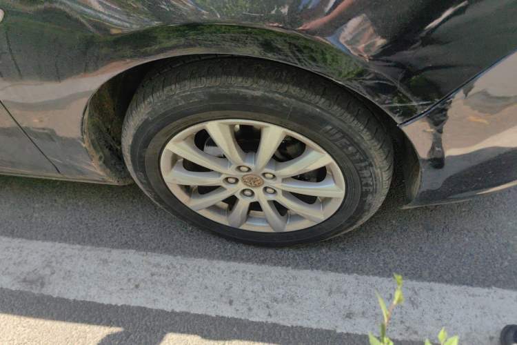 Used Buick GT 2013 GT 1.6L Automatic Fashion Edition Right Front Wheel Hub