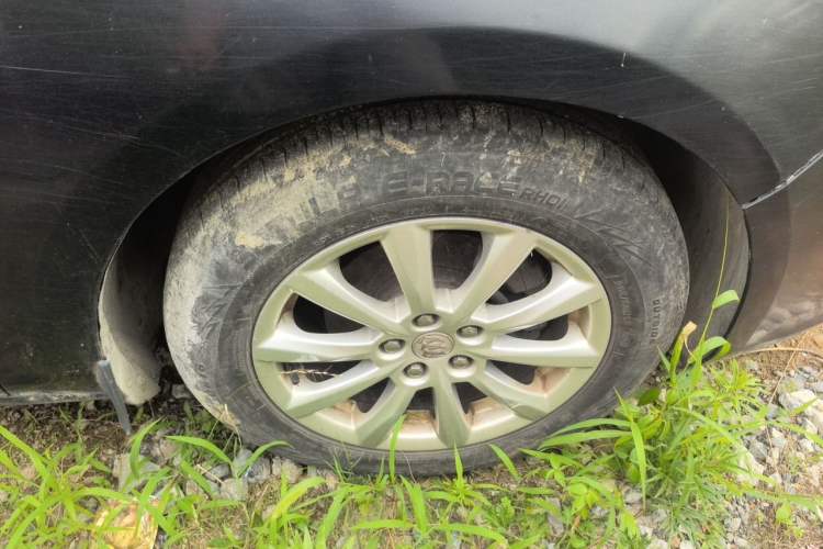 Used Buick GT 2013 GT 1.6L Manual Entry-Level Model Right Front Wheel Hub
