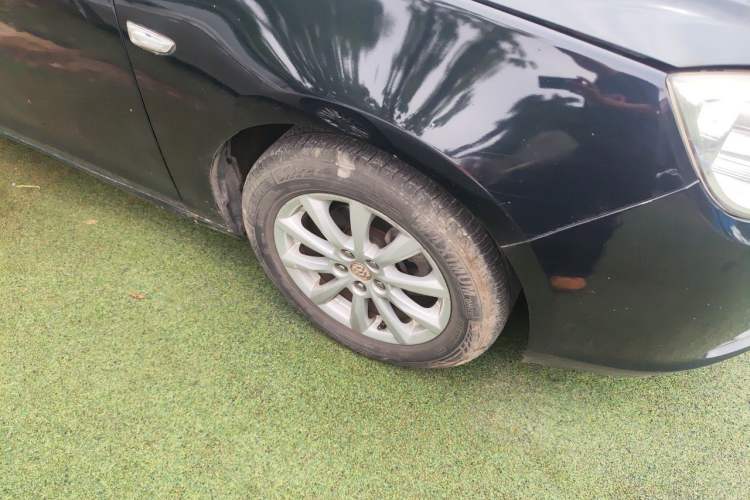 Used Buick GT 2013 GT 1.6L Automatic Fashion Edition Right Front Wheel Hub