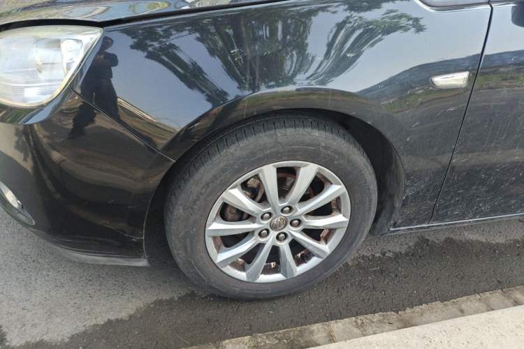 Used Buick GT 2013 GT 1.6L Automatic Fashion Edition Right Front Wheel Hub