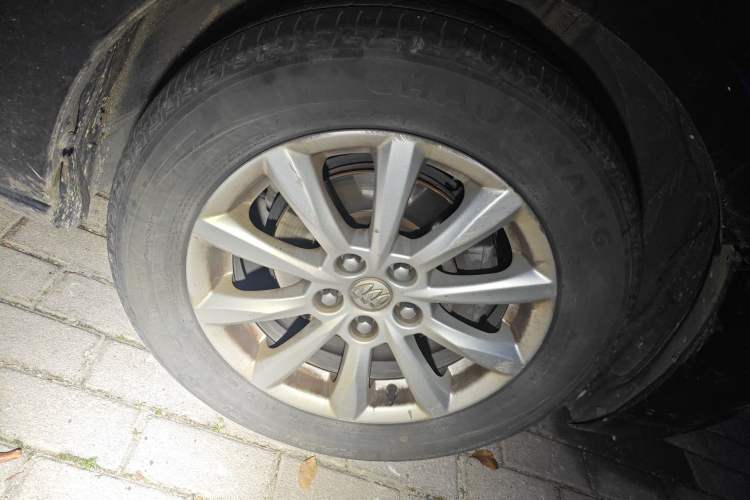 Used Buick GT 2013 GT 1.6L Manual Entry-Level Model Right Front Wheel Hub
