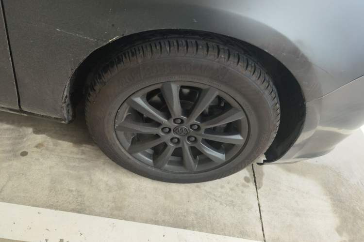 Used Buick GT 2013 GT 1.6L Automatic Fashion Edition Right Front Wheel Hub