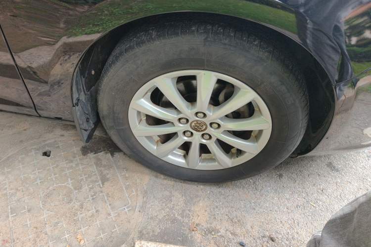 Used Buick GT 2013 GT 1.6L Manual Entry-Level Model Right Front Wheel Hub