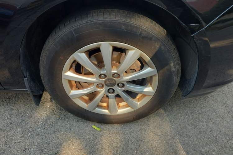 Used Buick GT 2013 GT 1.6L Manual Entry-Level Model Right Front Wheel Hub