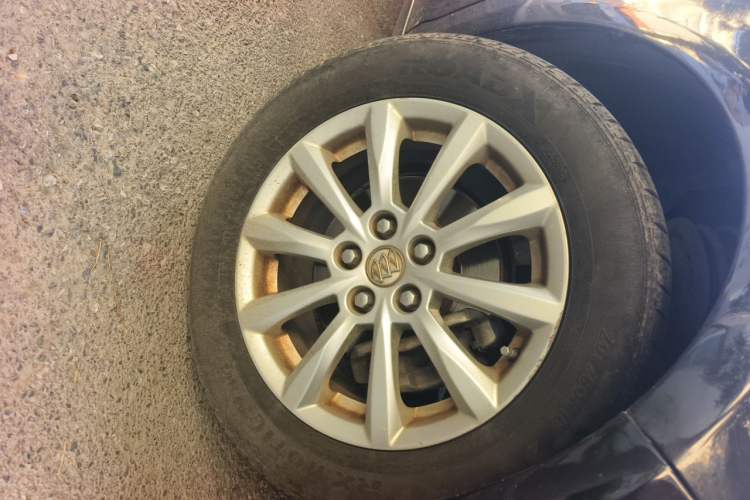 Used Buick GT 2013 GT 1.6L Automatic Fashion Edition Right Front Wheel Hub