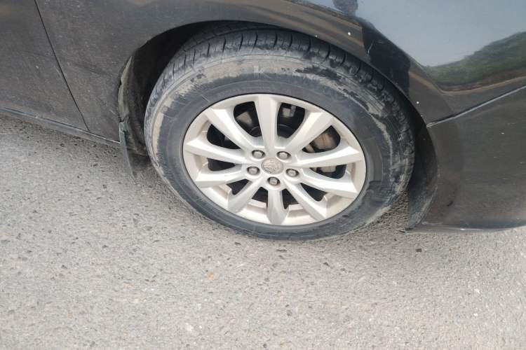 Used Buick GT 2013 GT 1.6L Manual Entry-Level Model Right Front Wheel Hub