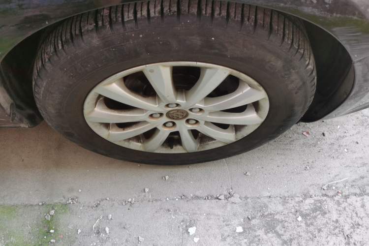 Used Buick GT 2013 GT 1.6L Manual Entry-Level Model Right Front Wheel Hub