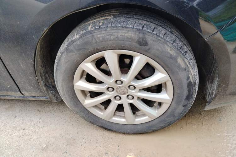 Used Buick GT 2013 GT 1.6L Manual Entry-Level Model Right Front Wheel Hub