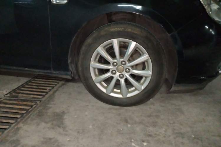 Used Buick GT 2013 GT 1.6L Manual Entry-Level Model Right Front Wheel Hub