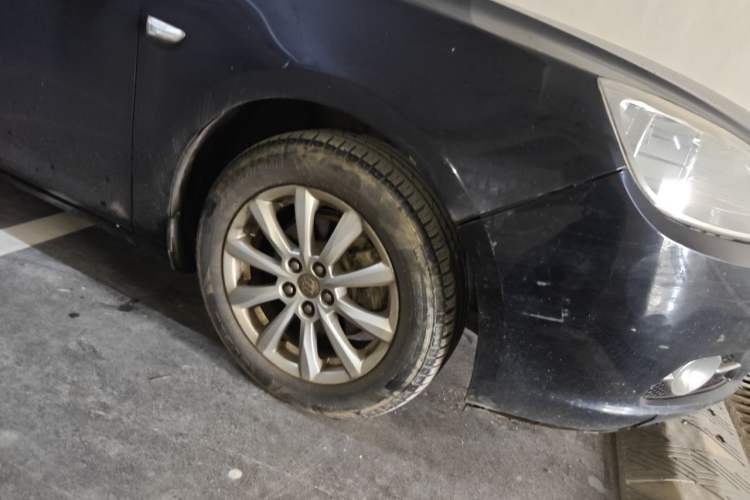 Used Buick GT 2013 GT 1.6L Automatic Fashion Edition Right Front Wheel Hub