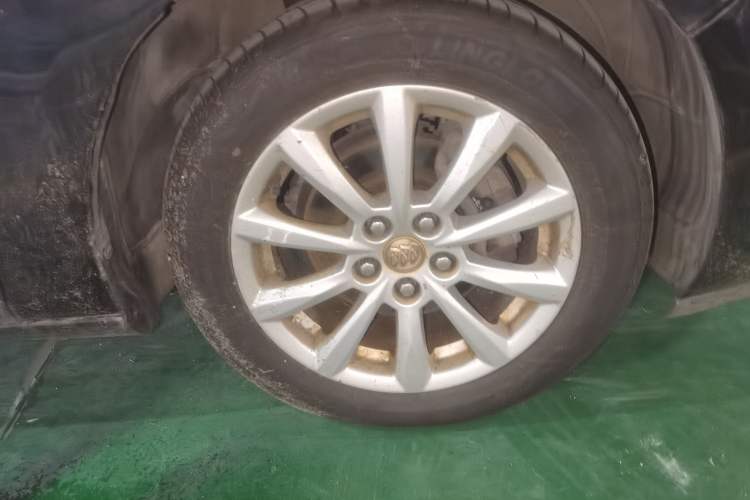 Used Buick GT 2013 GT 1.6L Manual Entry-Level Model Right Front Wheel Hub
