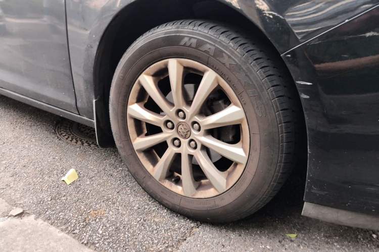 Used Buick GT 2013 GT 1.6L Manual Entry-Level Model Right Front Wheel Hub