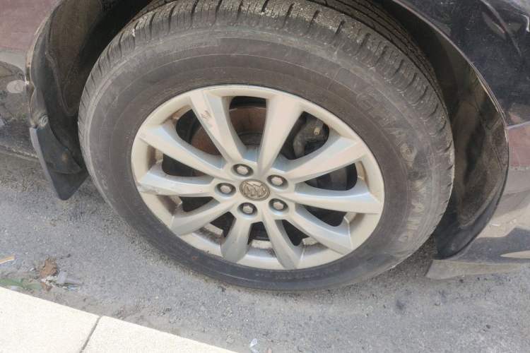 Used Buick GT 2013 GT 1.6L Automatic Fashion Edition Right Front Wheel Hub