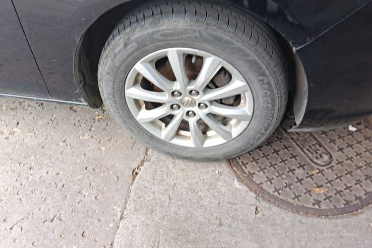 Used Buick GT 2013 GT 1.6L Manual Entry-Level Model Right Front Wheel Hub